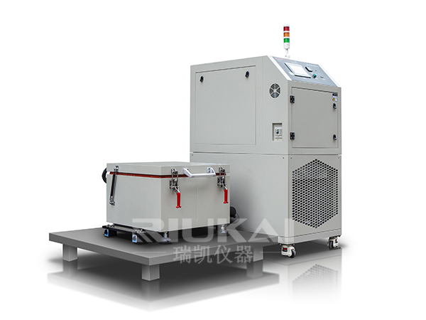 分體式精密<i style='color:red'>高低溫（wēn）</i>箱