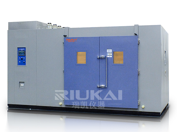 <i style='color:red'>步入式（shì）高低溫試驗室</i>